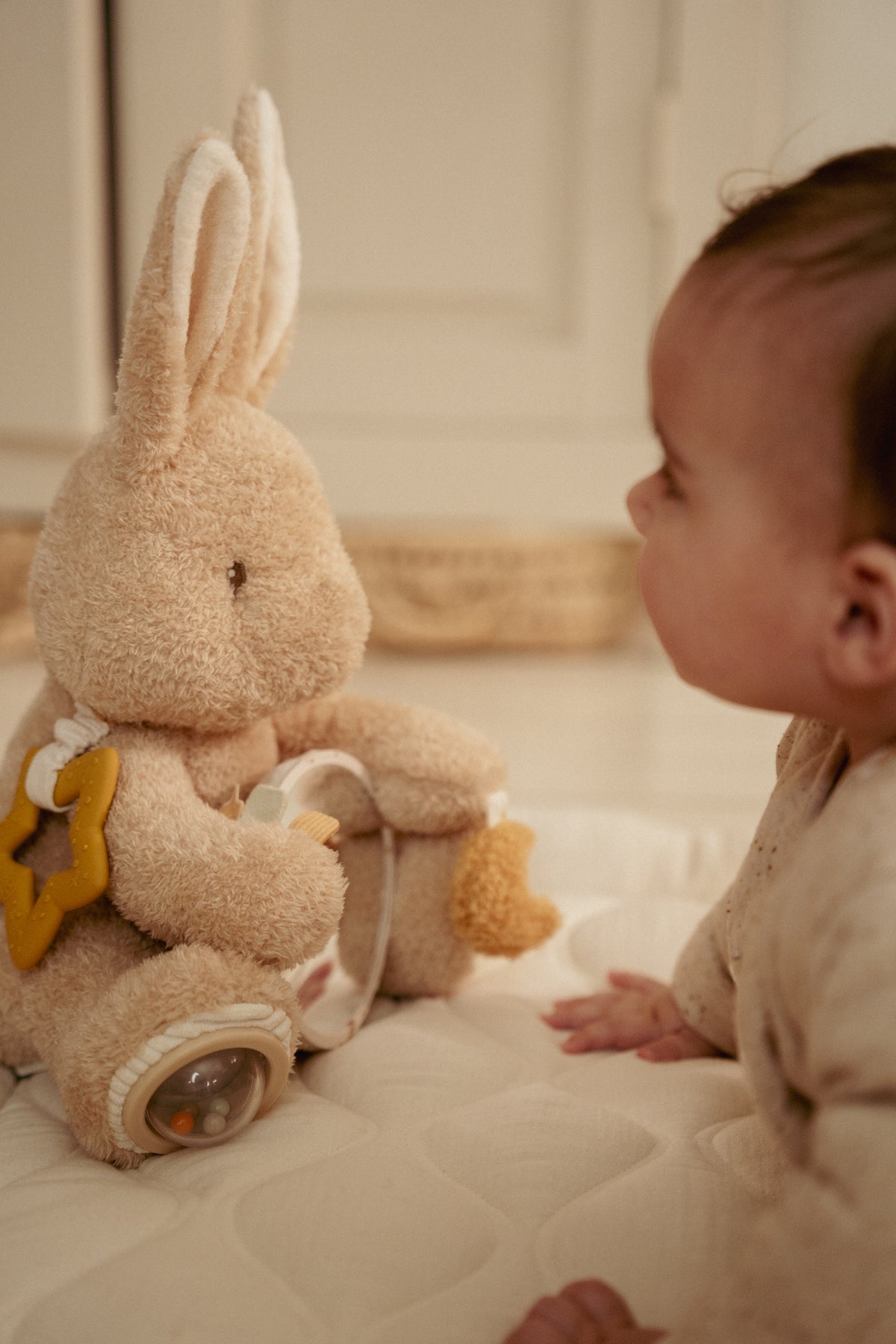 Activiteitenknuffel Baby Bunny