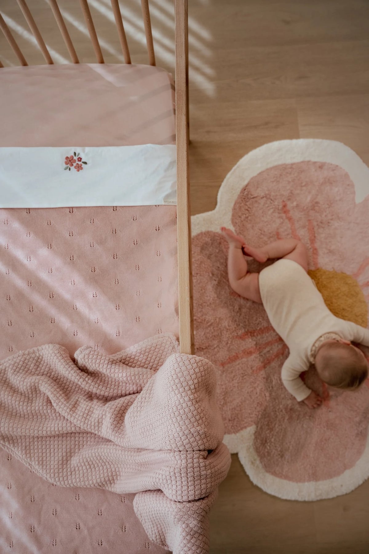 Wiegdeken gebreid roze "Pure Blossom"